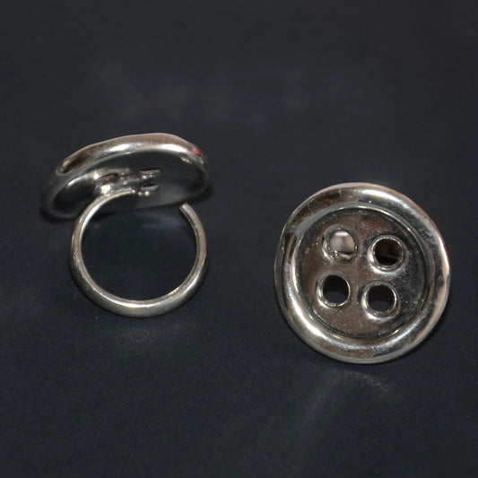Button ring